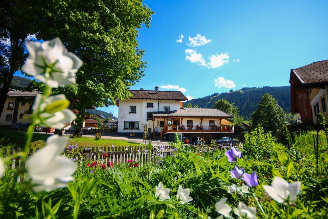Kia Ora Hotel Restaurant Wagrain Bagian luar foto