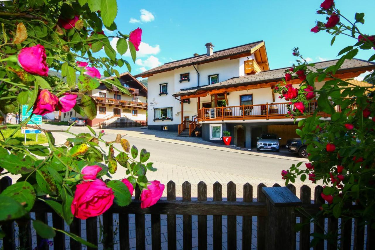 Kia Ora Hotel Restaurant Wagrain Bagian luar foto