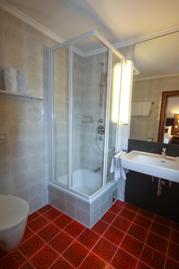Kia Ora Hotel Restaurant Wagrain Bagian luar foto