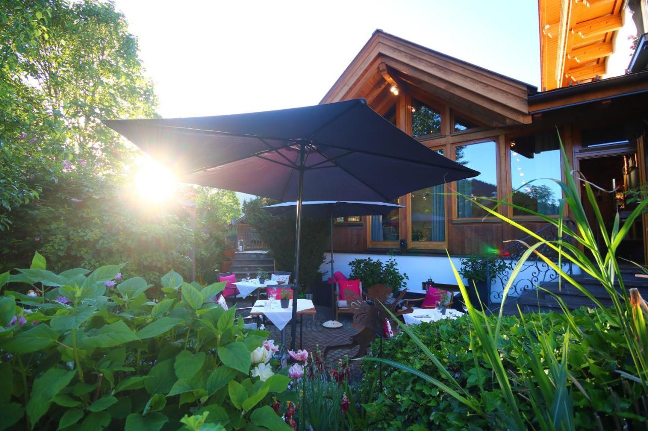 Kia Ora Hotel Restaurant Wagrain Bagian luar foto